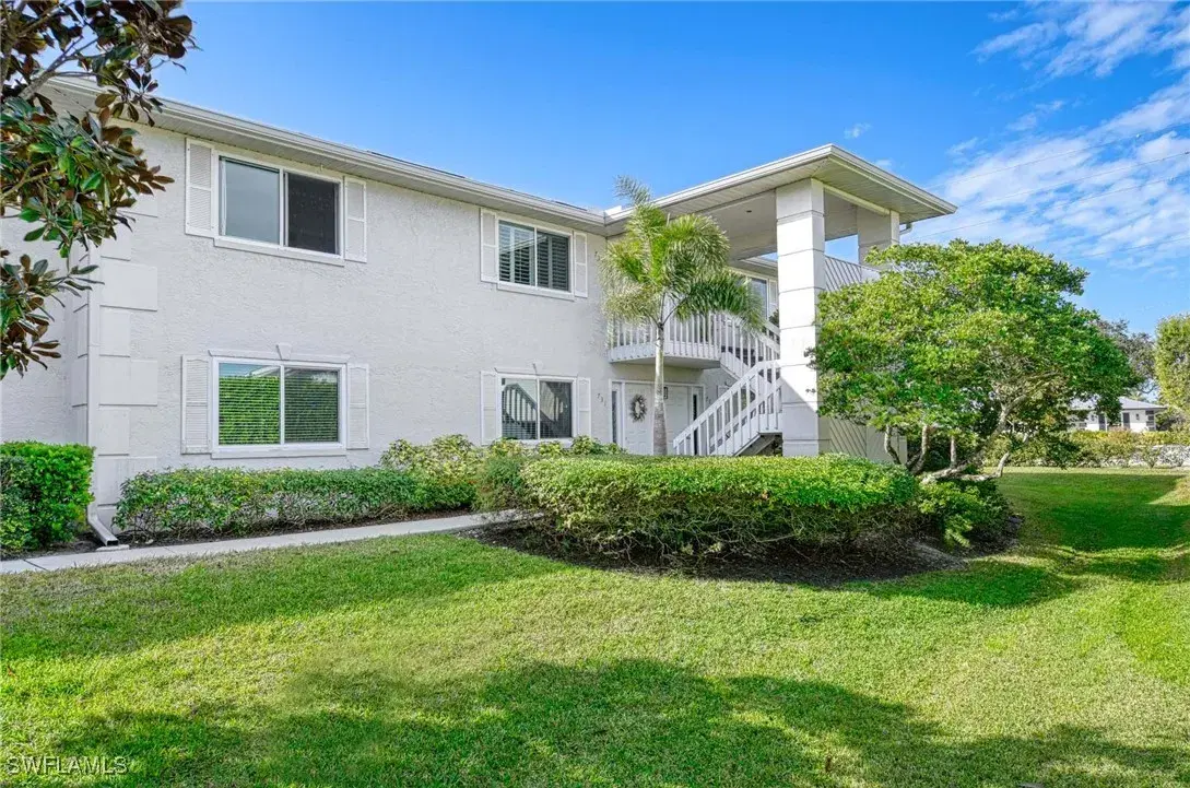 Picture of 737 Neapolitan Way 737, Naples, FL 34103