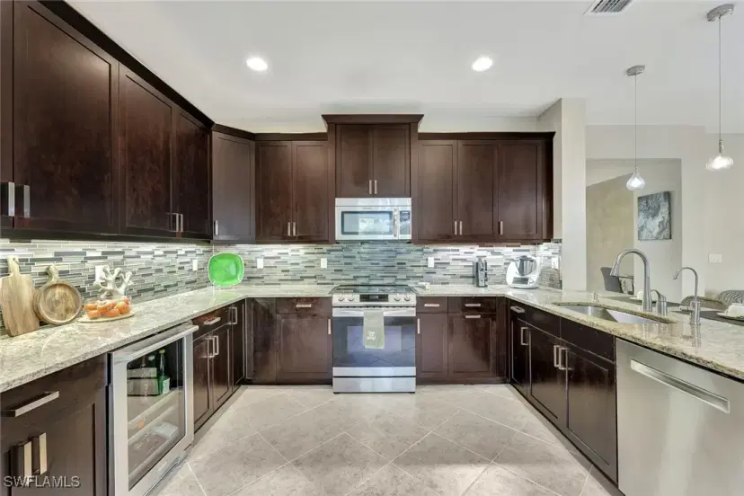 Picture of 3341 Baltic Dr, Naples, FL 34119