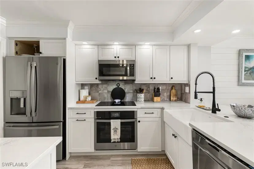 Picture of 601 Seaview Ct C207, Marco Island FL 34145