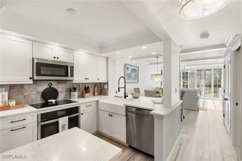 Picture of 601 Seaview Ct C207, Marco Island FL 34145