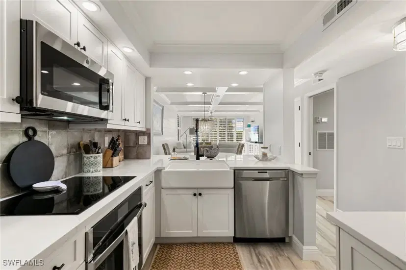 Picture of 601 Seaview Ct C207, Marco Island FL 34145