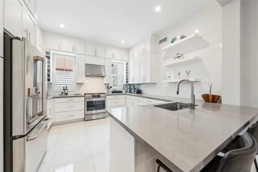 Picture of 919 N Victoria Park Rd, Fort Lauderdale FL 33304