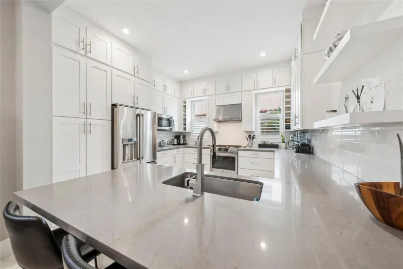 Picture of 919 N Victoria Park Rd, Fort Lauderdale FL 33304