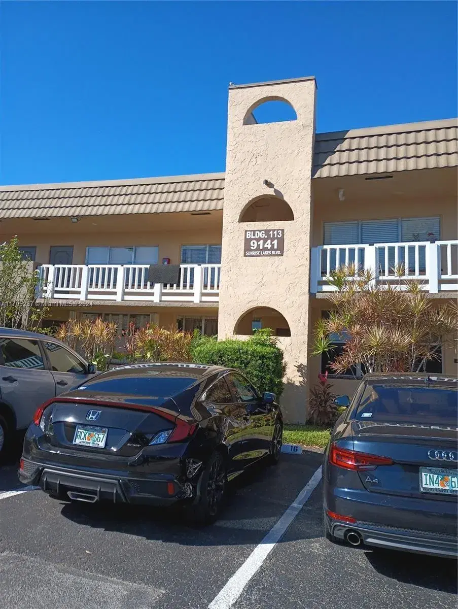 Picture of 9141 Sunrise Lakes Boulevard 208, Sunrise, FL 33322