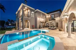 Picture of 3914 W Riverside Dr, Fort Myers, FL 33901