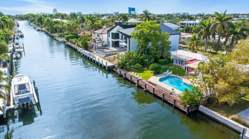 Picture of 512 Riviera Dr, Fort Lauderdale FL 33301