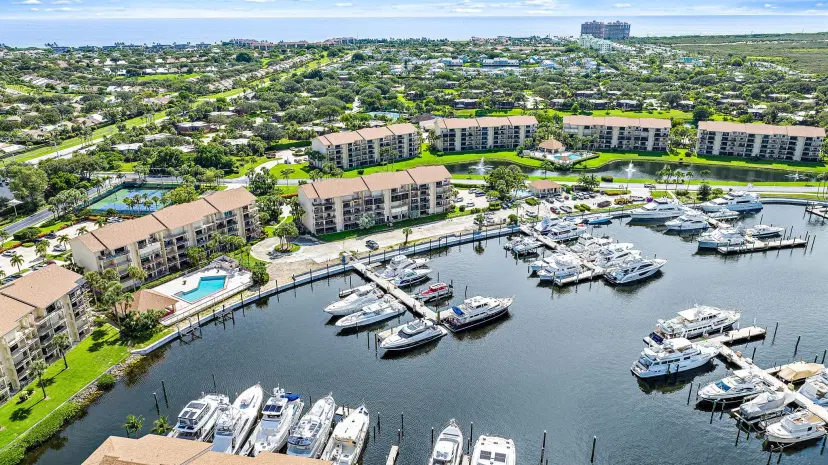 Picture of 1001 Seafarer Circle 104, Jupiter FL 33477