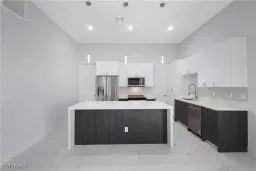 Picture of 901 NW 19Th Ter, Cape Coral, FL 33993
