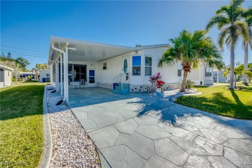 Picture of 22 Garden Dr, Fort Myers FL 33908