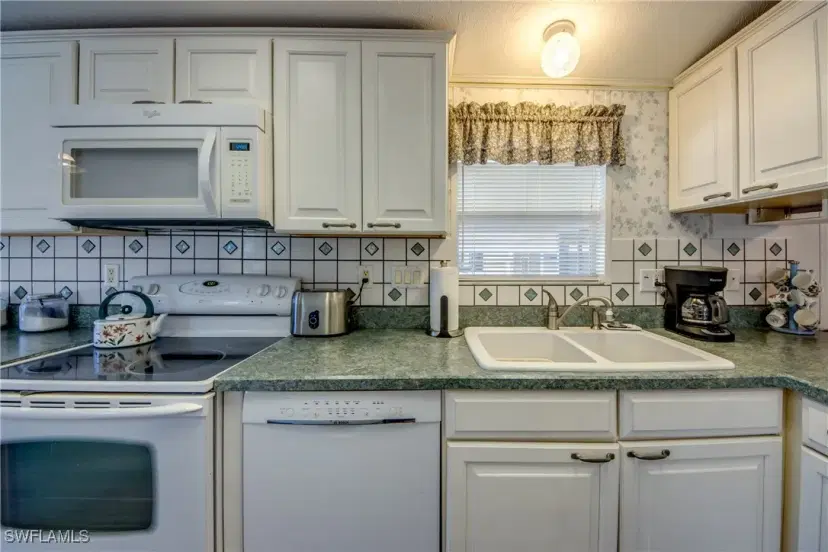 Picture of 22 Garden Dr, Fort Myers FL 33908