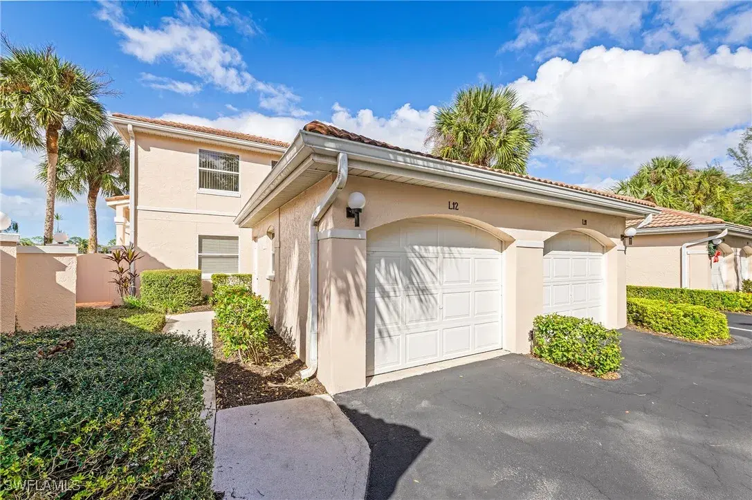 Picture of 888 Woodshire Ln L12, Naples, FL 34105