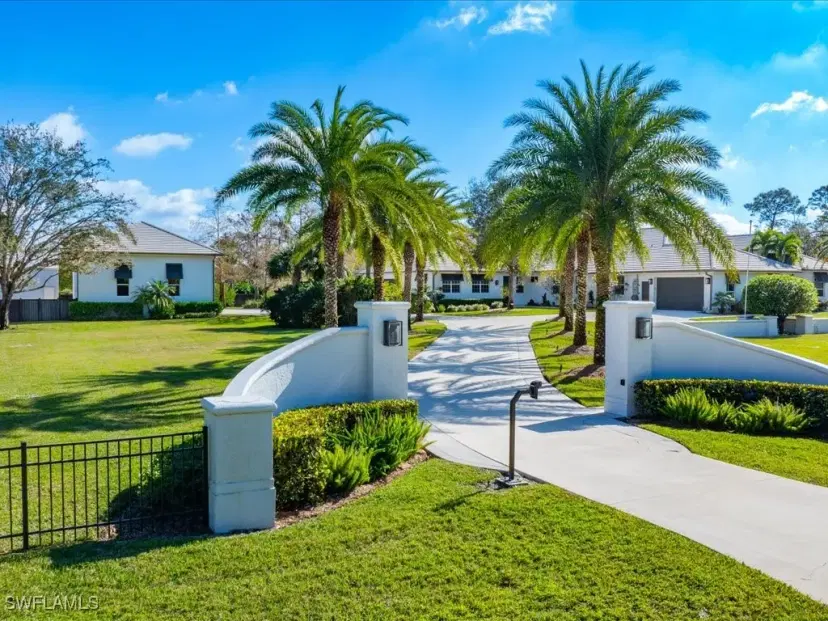 Picture of 850 31St St Sw, Naples FL 34117