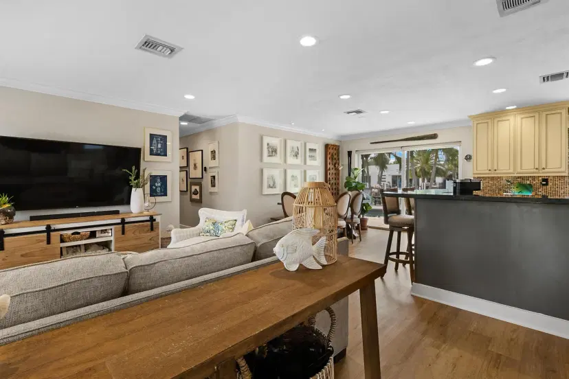 Picture of 811 SE 4Th Avenue, Pompano Beach FL 33060