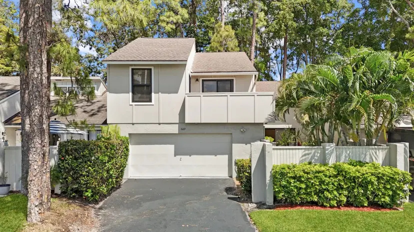 Picture of 669 Spinnaker Court, Wellington FL 33414