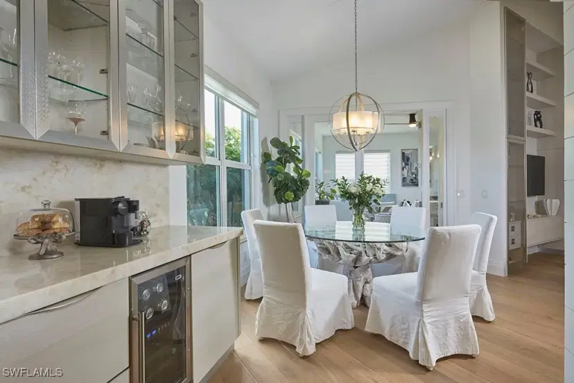 Picture of 231 Colonade Cir, Naples FL 34103
