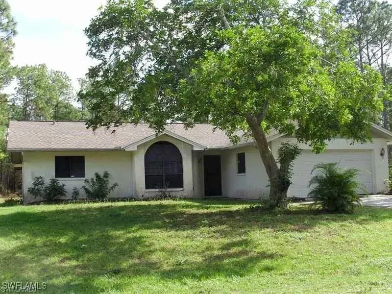Picture of 906 Wells Ave, Lehigh Acres FL 33972
