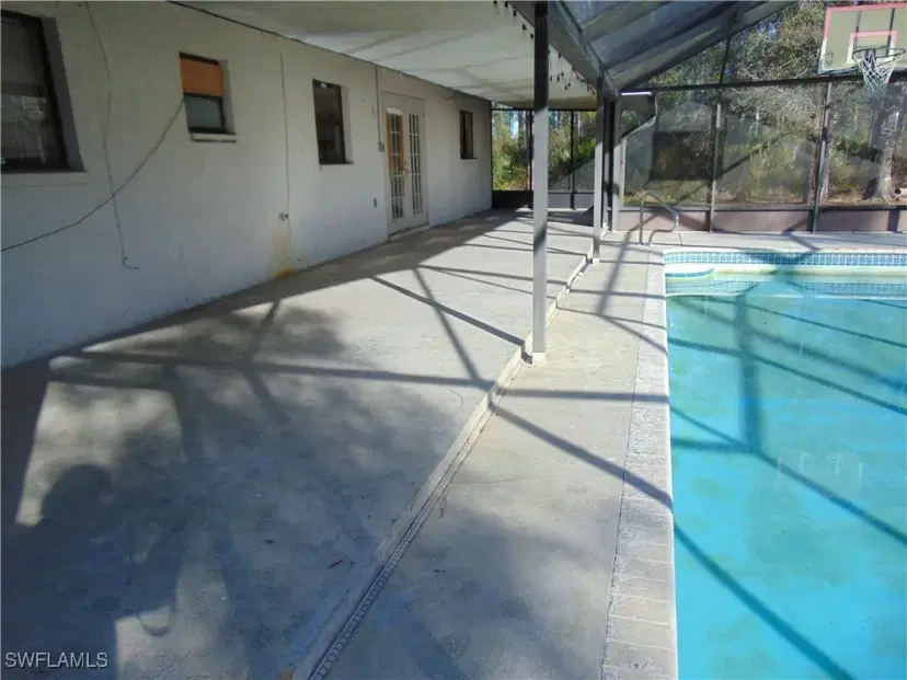 Picture of 906 Wells Ave, Lehigh Acres FL 33972