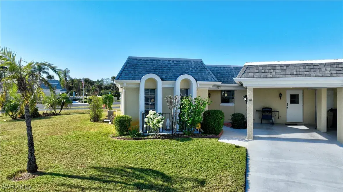 Picture of 10 Regency Ct, Lehigh Acres, FL 33936