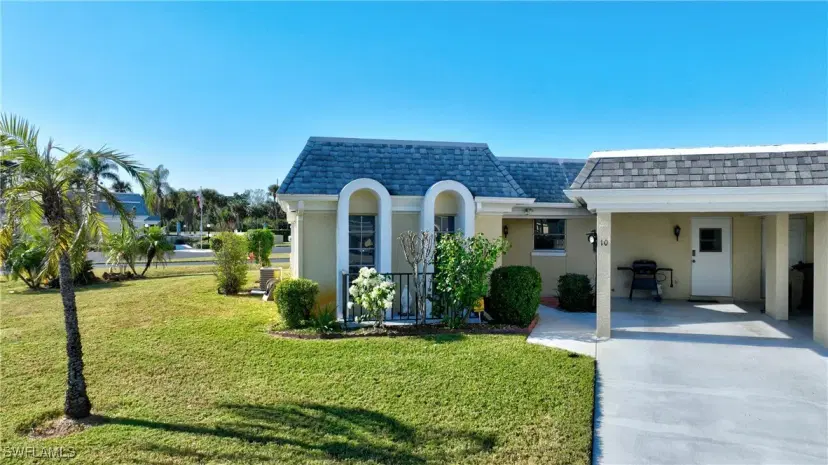 Picture of 10 Regency Ct, Lehigh Acres FL 33936