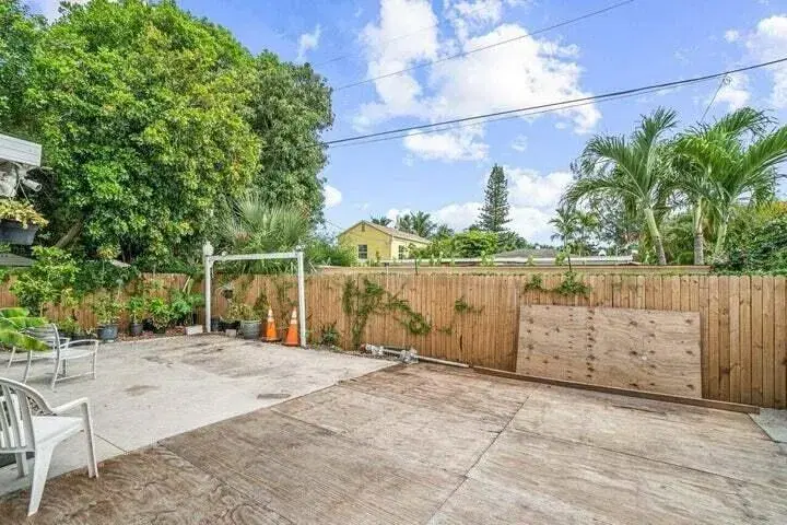 Picture of 339 Dartmouth Drive, Lake Worth Beach FL 33460