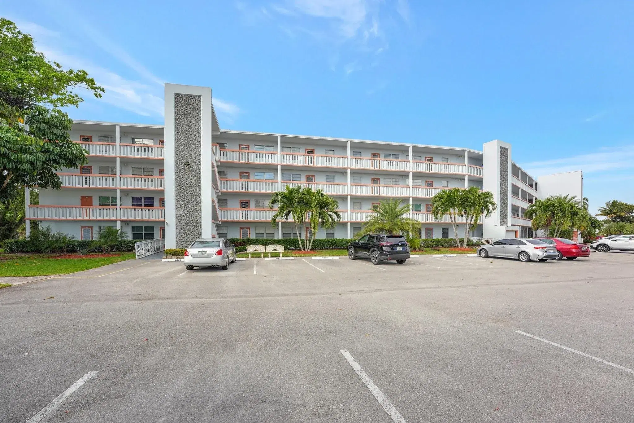 Picture of 2012 Westbury F 2012, Deerfield Beach, FL 33442