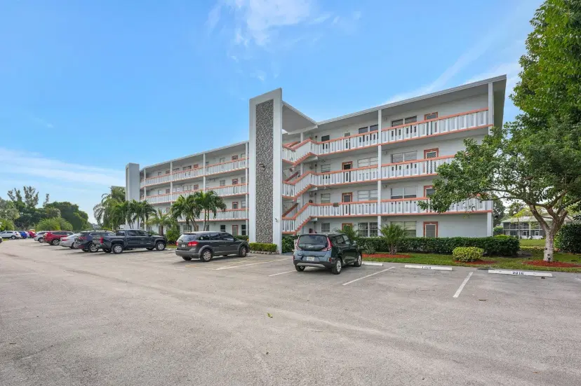 Picture of 2012 Westbury F 2012, Deerfield Beach FL 33442