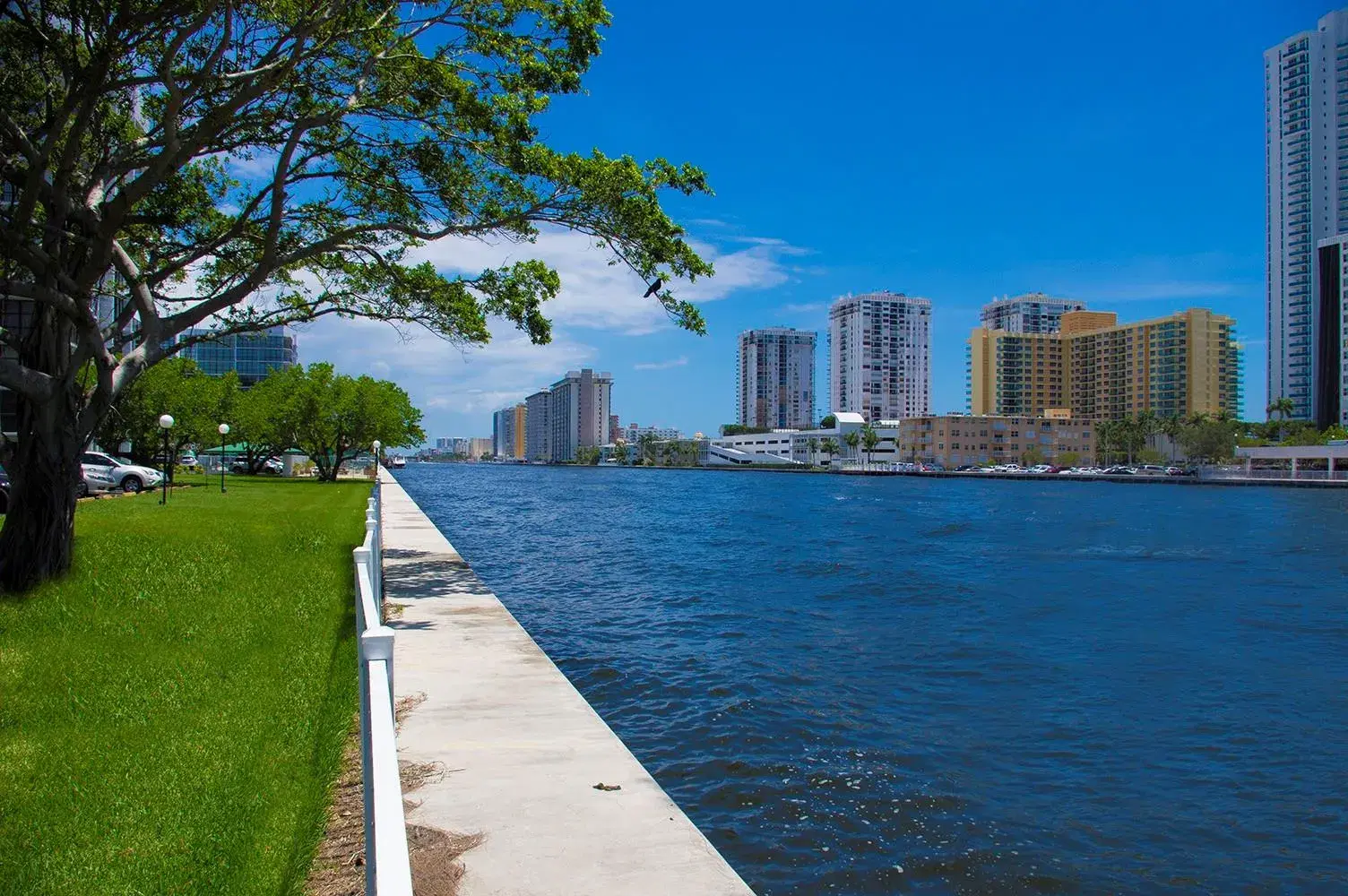 Picture of 800 Parkview Dr 411, Hallandale Beach, FL 33009