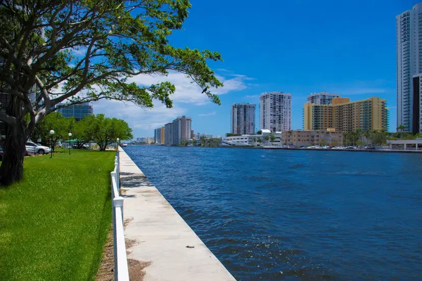 Picture of 800 Parkview Dr 411, Hallandale Beach FL 33009