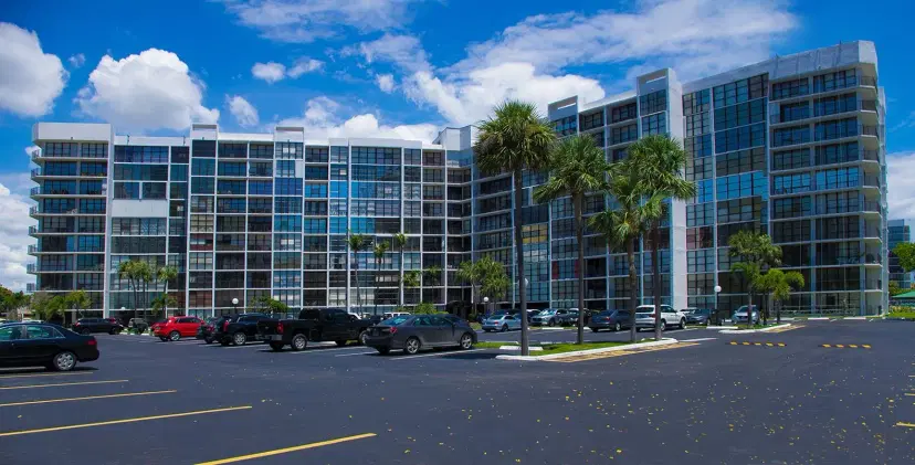 Picture of 800 Parkview Dr 411, Hallandale Beach FL 33009