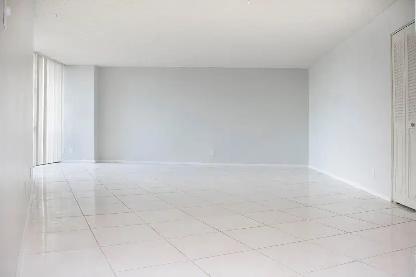 Picture of 800 Parkview Dr 411, Hallandale Beach FL 33009