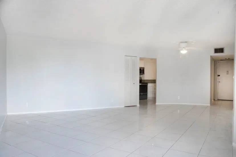 Picture of 800 Parkview Dr 411, Hallandale Beach FL 33009