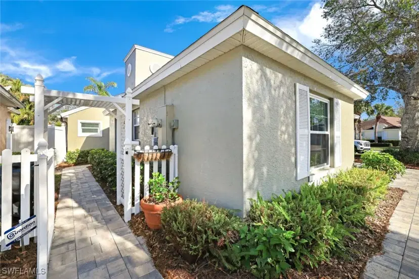 Picture of 1170 Silverstrand Dr, Naples FL 34110