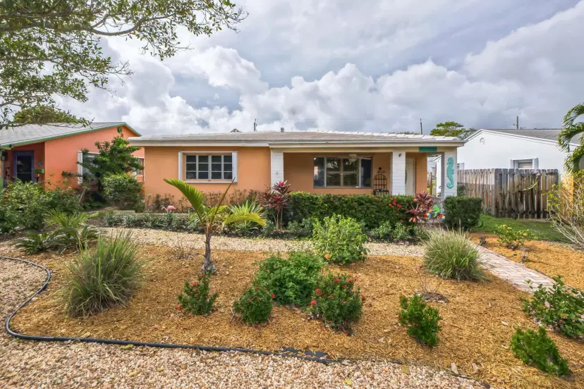 Picture of 1121 N Ocean Breeze, Lake Worth Beach FL 33460
