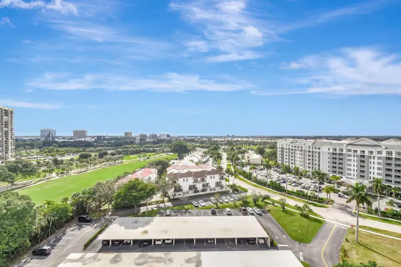 Picture of 2000 Presidential Way 1204, West Palm Beach FL 33401