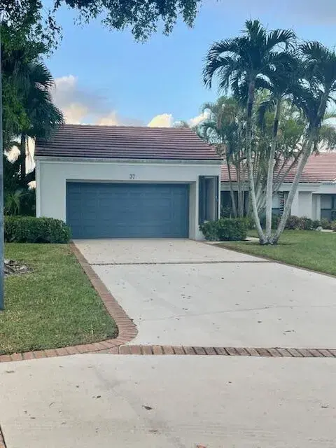 Picture of 37 Edinburgh Drive, Palm Beach Gardens FL 33418