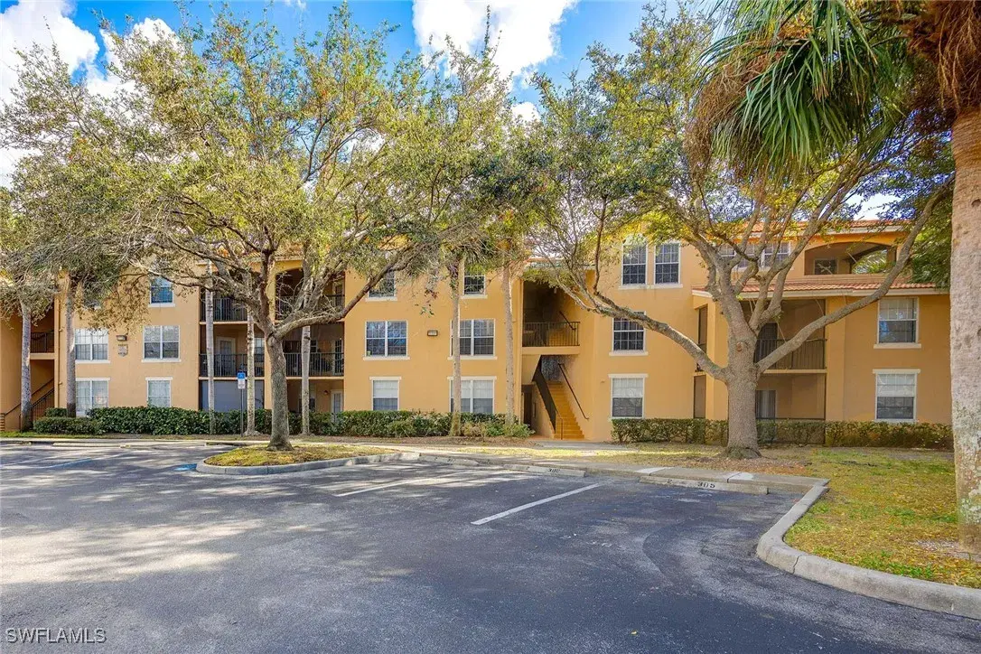 Picture of 8635 River Homes Ln 2205, Bonita Springs, FL 34135
