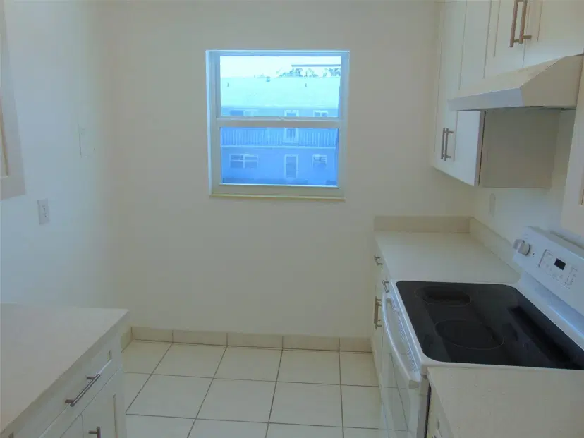 Picture of 2400 SW 22Nd Ave 512, Delray Beach FL 33445