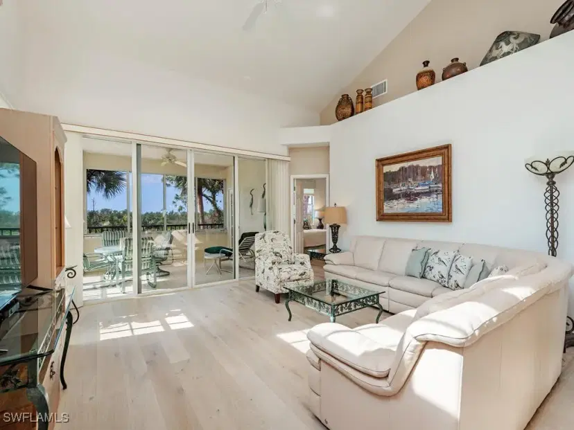 Picture of 25160 Goldcrest Dr 821, Bonita Springs FL 34134
