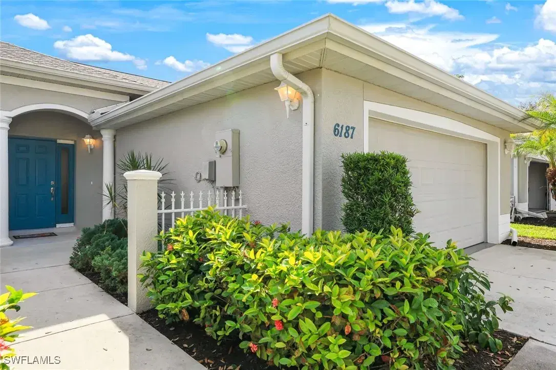 Picture of 6187 Mandalay Cir 32, Naples, FL 34112
