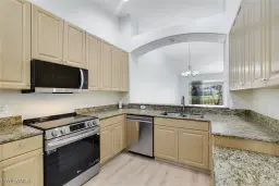 Picture of 6187 Mandalay Cir 32, Naples, FL 34112