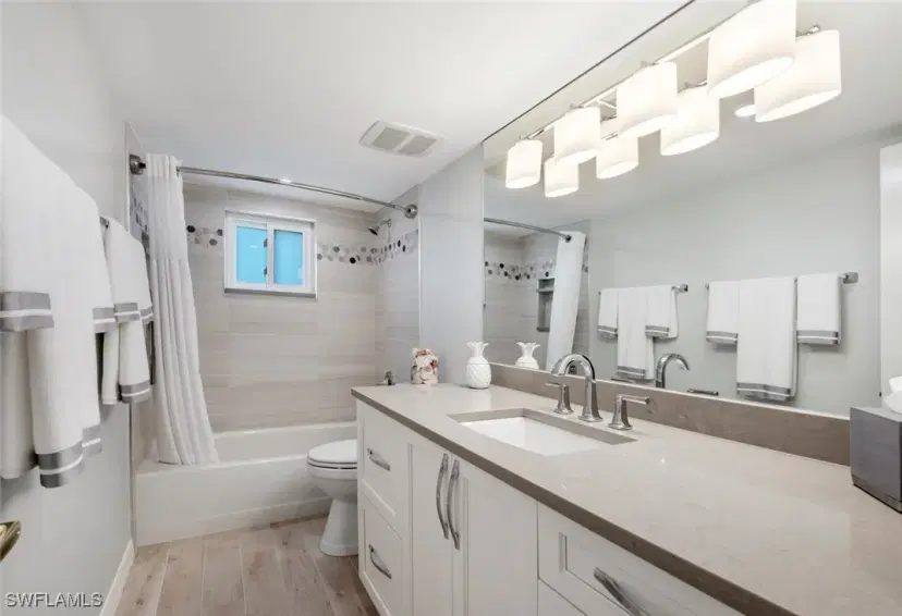 Picture of 577 Beachwalk Cir R104, Naples FL 34108