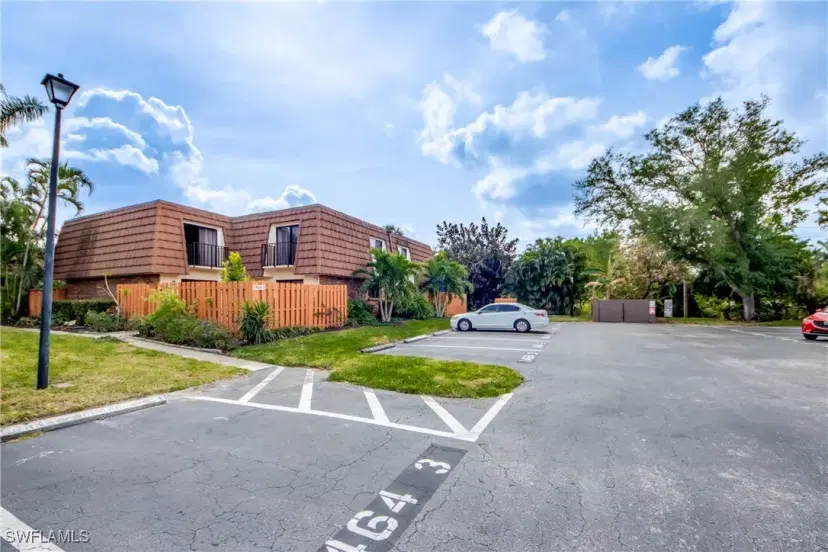Picture of 1464 Park Shore Cir 2, Fort Myers FL 33901