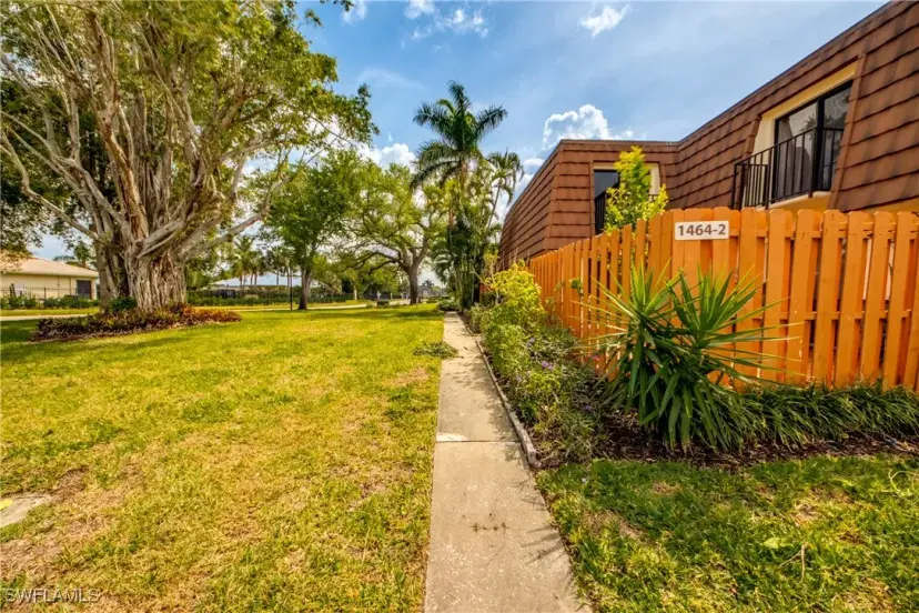 Picture of 1464 Park Shore Cir 2, Fort Myers FL 33901