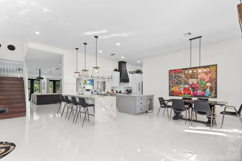 Picture of 2211 NE 43 Street, Lighthouse Point FL 33064
