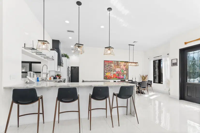 Picture of 2211 NE 43 Street, Lighthouse Point FL 33064