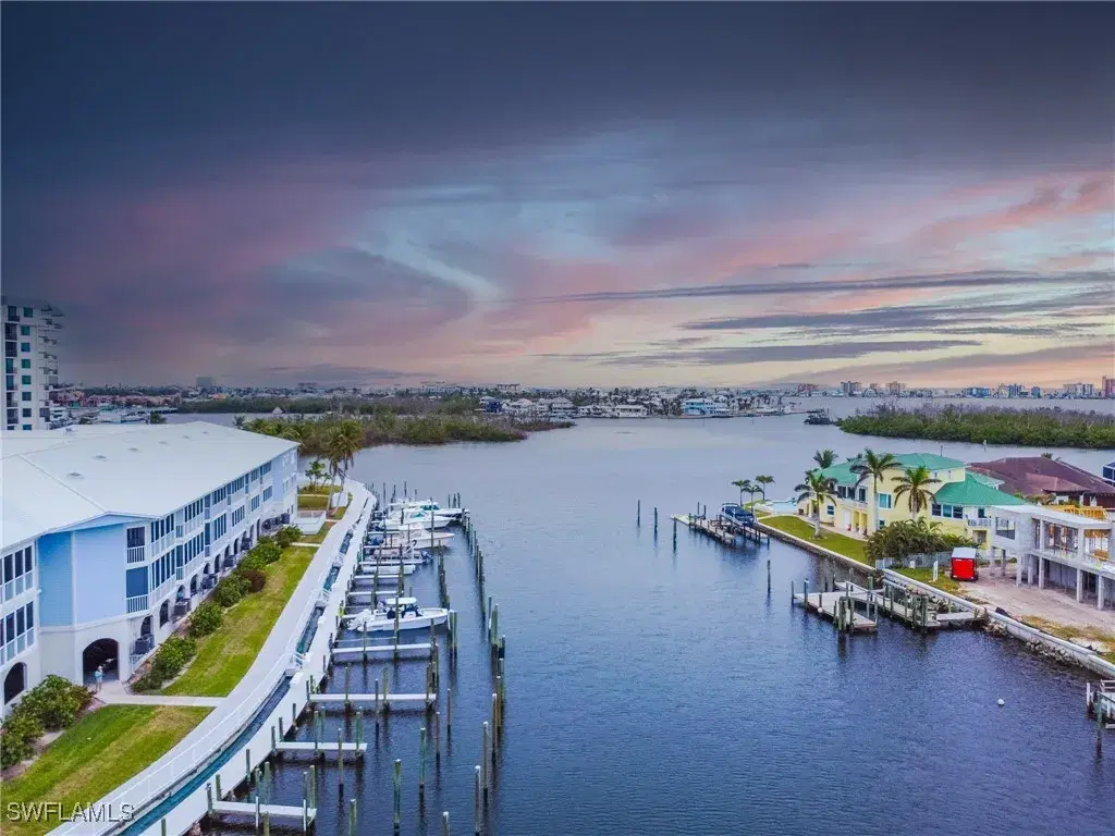 Picture of 18086 San Carlos Blvd 823, Fort Myers Beach, FL 33931