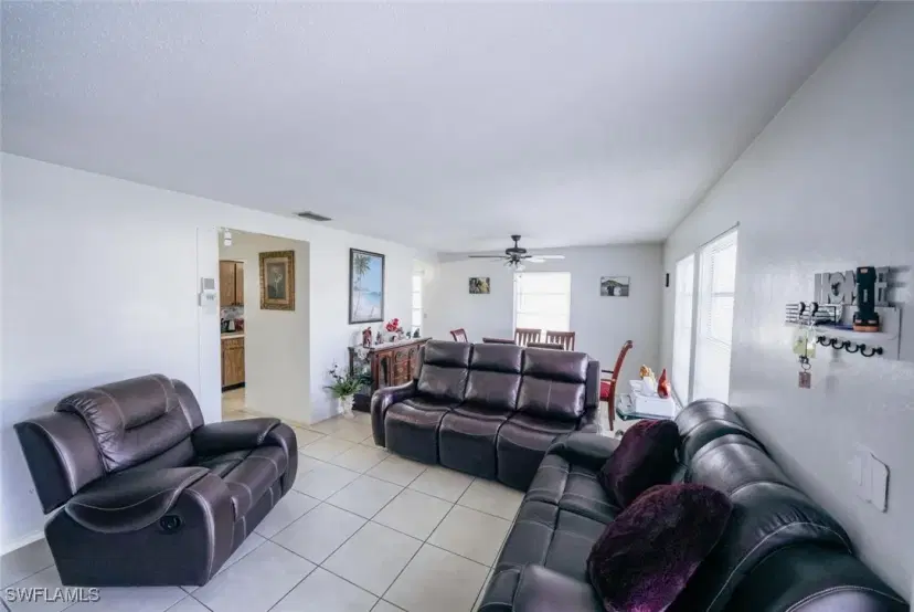 Picture of 43 Tangerine Ct, Lehigh Acres FL 33936