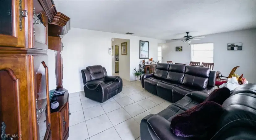 Picture of 43 Tangerine Ct, Lehigh Acres FL 33936