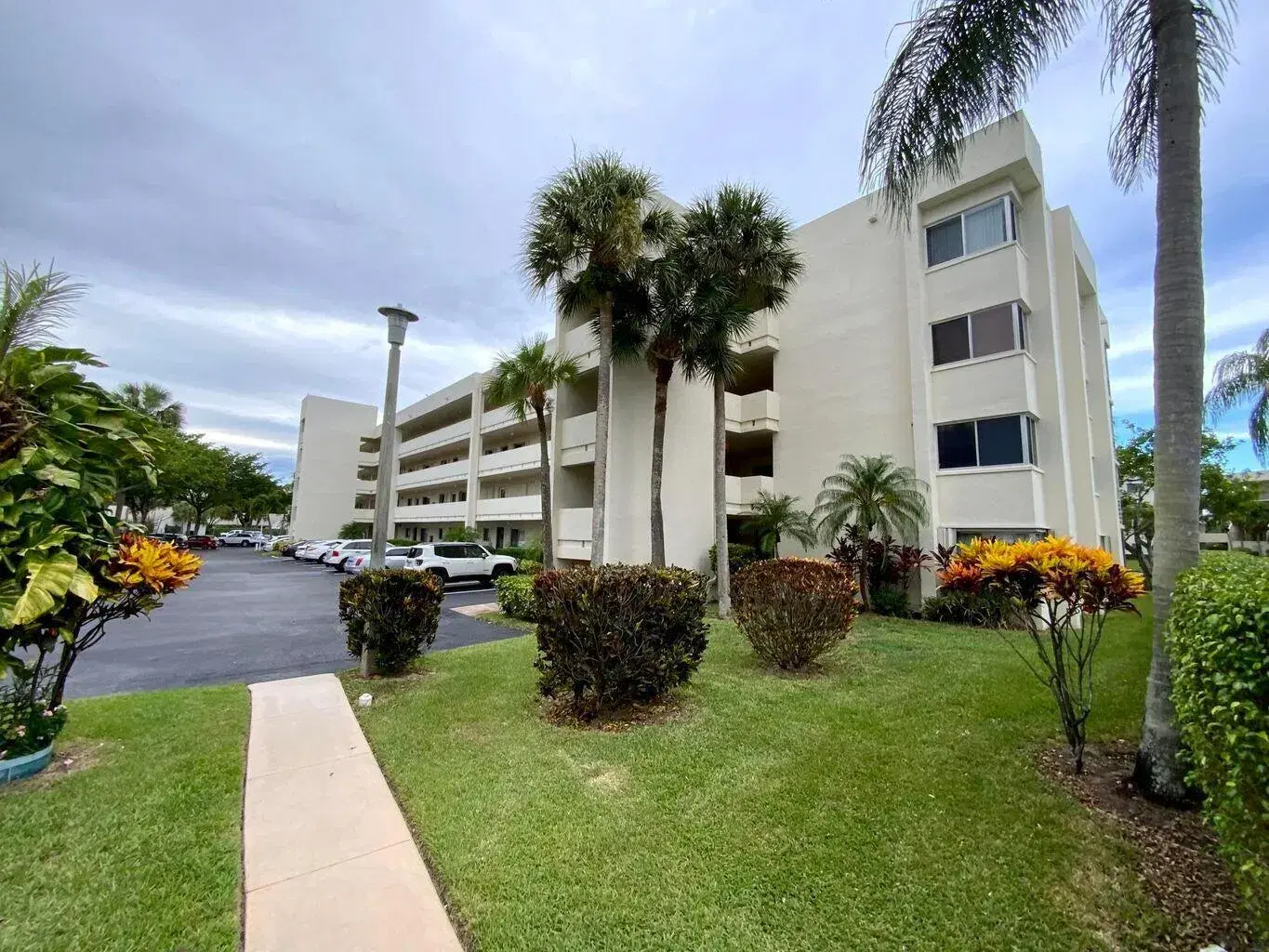 Picture of 3178 Via Poinciana 402, Lake Worth, FL 33467