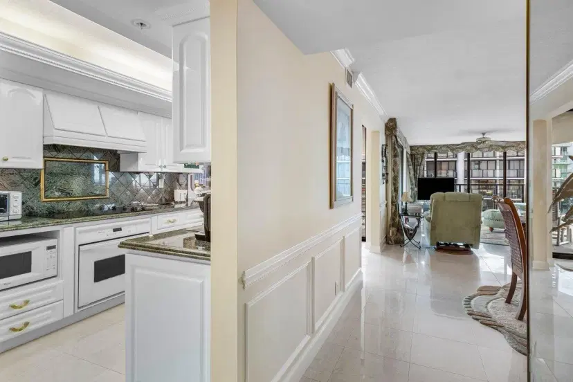 Picture of 3440 S Ocean Boulevard 508N, Palm Beach FL 33480